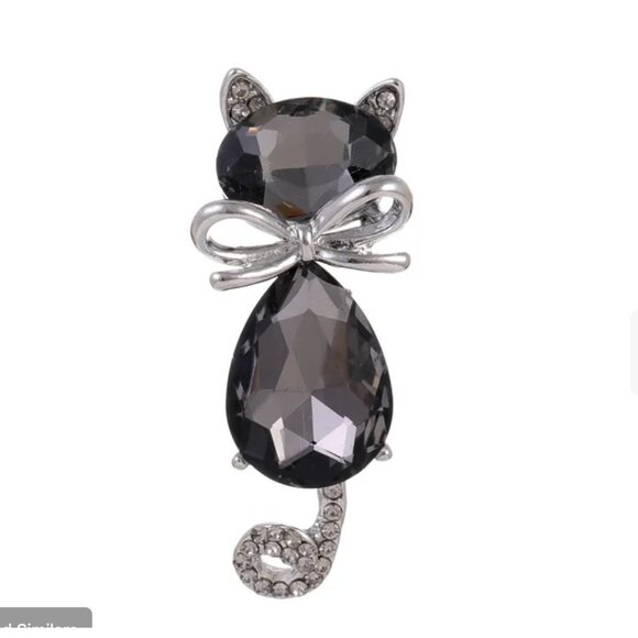 Jewelry - Elegant Rhinestone Cat Brooch Pin Silver Tone Crystal Tail